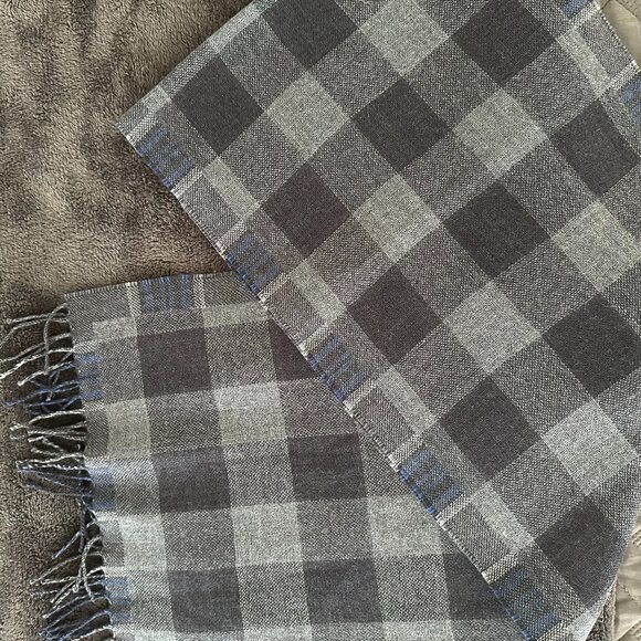 NWT Italian Pure Wool Scarf - Picture 3 of 5